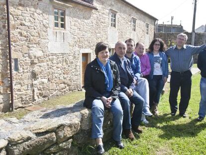 Representantes de Monte Branco, el colectivo con V de Valar&eacute;s, la Asociaci&oacute;n Cultural Inllar y la Fundaci&oacute;n Eduardo Pondal.