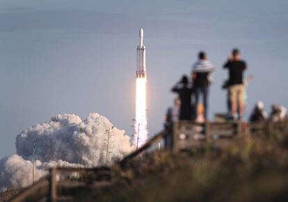 Lanzamiento de un Falcon Heavy de SpaceX en abril.