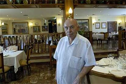 Juan Salcedo en su restaurante de Baeza.