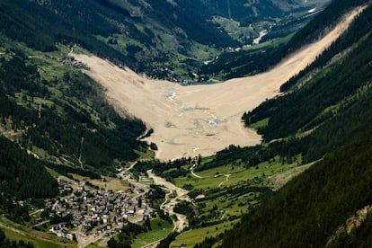 Imagen del valle de Valais y de la localidad de Bladen, el pasado 19 de junio.
