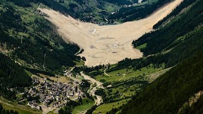 Imagen del valle de Valais y de la localidad de Bladen, el pasado 19 de junio.