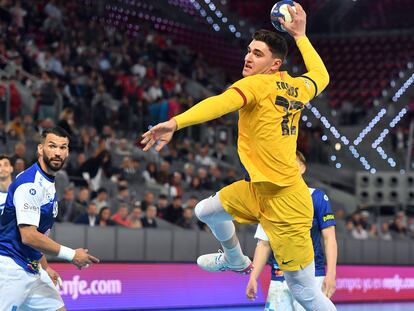 Ludovic Fabregas, del Barcelona, lanza a portería durante la final de Copa contra el Benidorm.