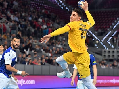 Ludovic Fabregas, del Barcelona, lanza a portería durante la final de Copa contra el Benidorm.