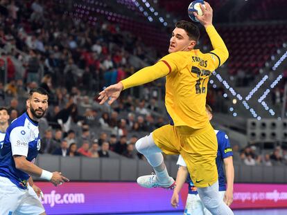 Ludovic Fabregas lanza a portería durante la final en Madrid.