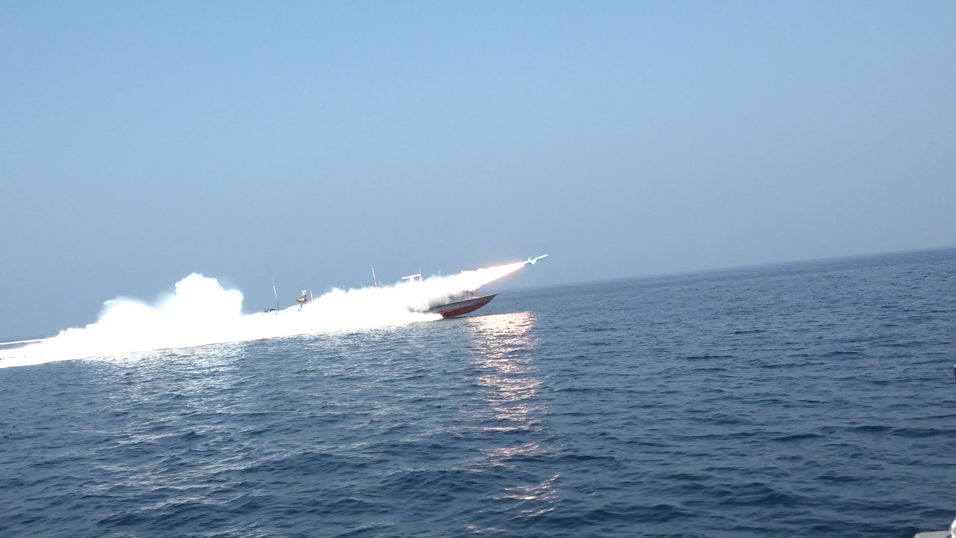 Irán asegura que ha atacado un petrolero de Estados Unidos en el estrecho de Ormuz