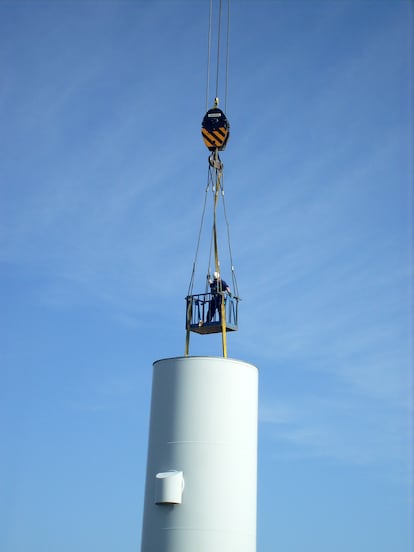 Desmantelamiento de una turbina eólica.