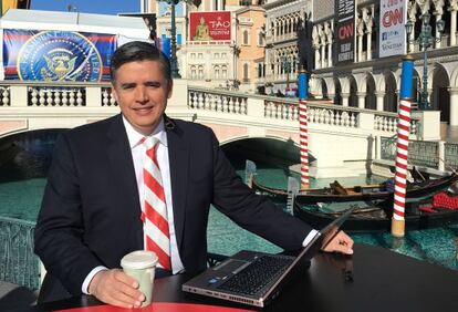 Juan Carlos López, en el set de CNN en Español en Las Vegas, durante la entrevista.