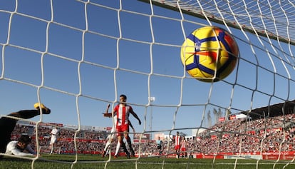 Isco marca el gol del Real Madrid.