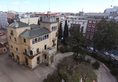 El Palacio de la Trinidad, obra de 1928 del arquitecto Luis Alemany Soler y situado junto a avenida de América.