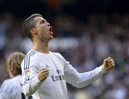 Cristiano Ronaldo celebra el primer gol del partido.