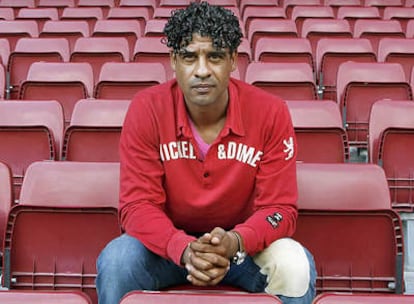 Frank Rijkaard, en las gradas del Camp Nou