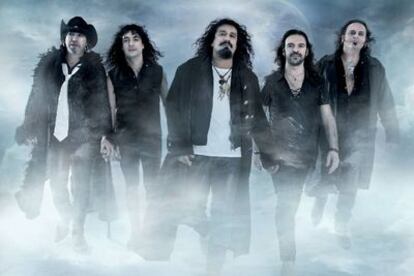 Los integrantes de la banda de rock Mägo de Oz, en una imagen de promoción, actuarán el 2 de julio en Barakaldo.