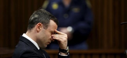 El atleta sudafricano Oscar Pistorius, en el juicio por asesinar a su novia.