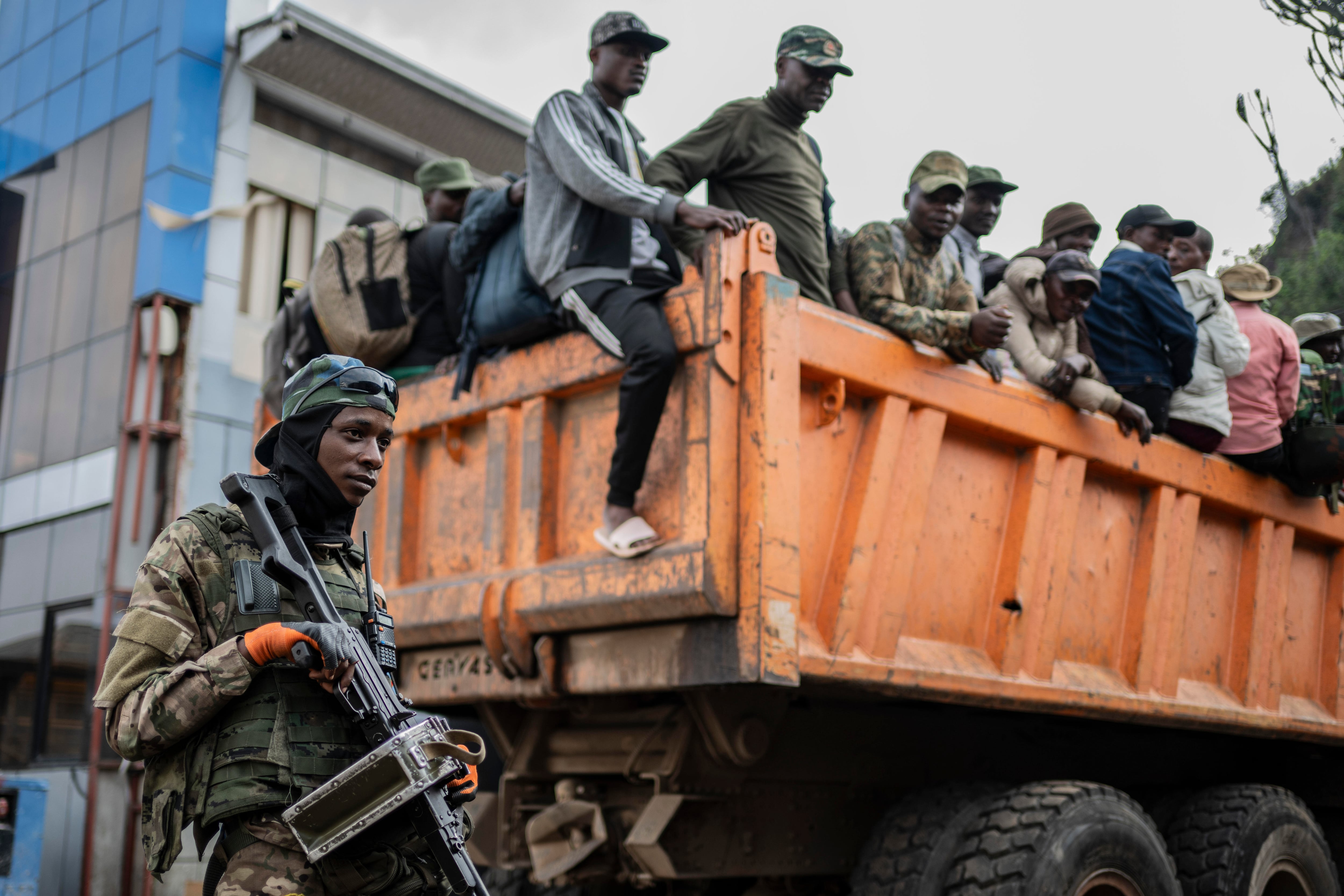 Hacer periodismo bajo la amenaza del M23 en la República Democrática del Congo: “O abres la radio y trabajas bajo su control, o te vas” 