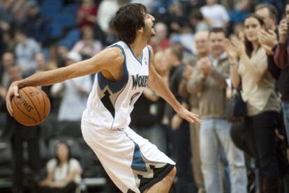 Ricky Rubio celebra la victoria de los Wolves en el primer partido de pretemporada.