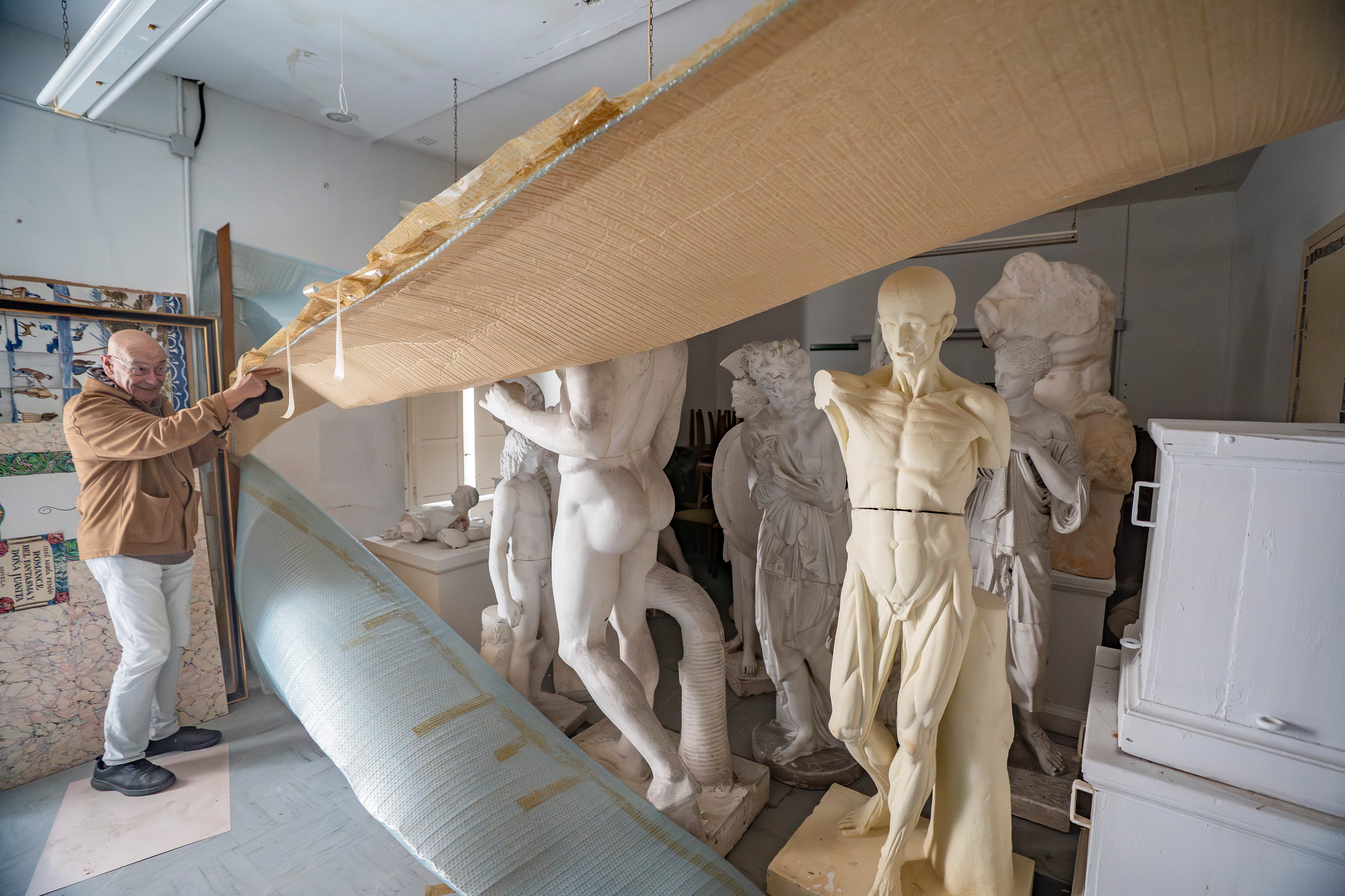 Las Bellas Artes de Cádiz languidecen entre puntales de obras