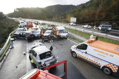 Accidente múltiple sin fallecidos ocurrido el 31 de diciembre en la A-52, a la altura de Ribadavia (Ourense).