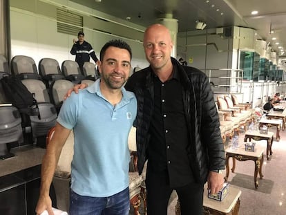 Xavi y Jordi Cruyff liderarán el proyecto futbolístico de Víctor Font.