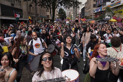 La izquierda colombiana supera su primera prueba en la calle contra De la Espriella