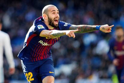 El jugador del Barcelona Aleix Vidal celebra el tercer gol que marc&oacute; para su equipo.