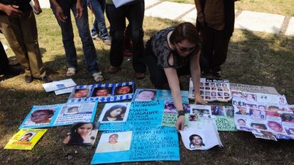 Familiares de desaparecidas, en un parque del Estado de México.