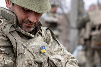 Un soldado ucranio miembro de una unidad de asalto, durante un entrenamiento en los alrededores de Sloviansk (Ucrania).