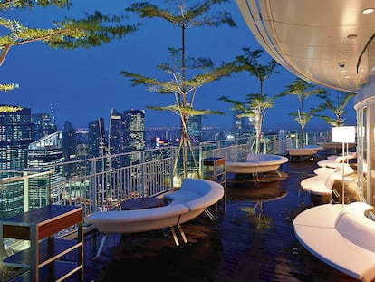 El restaurante Sky on 57, situado en la azotea del hotel Marina Bay Sand, ofrece una modernización de la comida tradicional de Singapur.