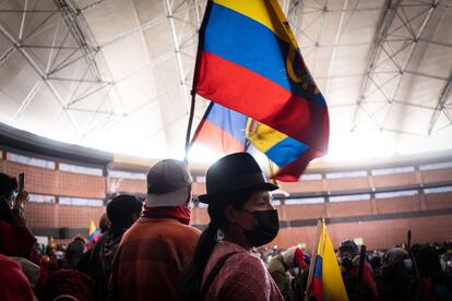 Representantes de movimientos indígenas tomaron simbólicamente la Casa de la Cultura Ecuatoriana que ha sido un emblema de la lucha social durante el día 11 del paro nacional. 