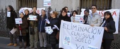 Manifestantes contra las cláusulas suelo.