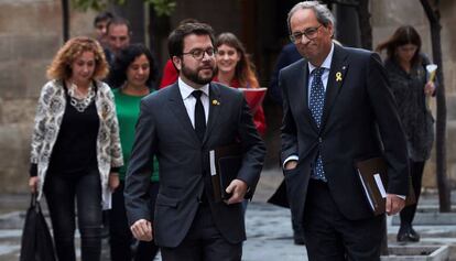 Torra y Aragonés, junto al resto de líderes, antes de la reunión.