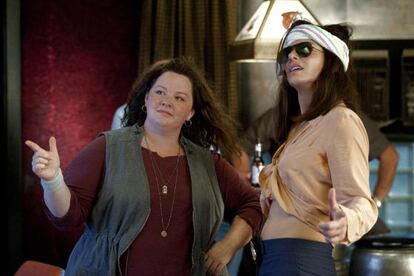 Melissa McCarthy y Sandra Bullock, alocadas en 'Cuerpos especiales'.
