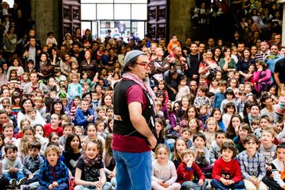 El artista Dani Miquel en la jornada de puertas abiertas del a&ntilde;o pasado. Generalitat