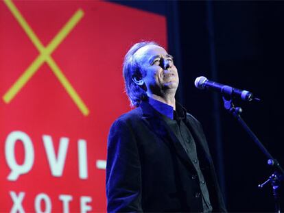 Joan Manuel Serrat, durante la presentación de los actos del IV centenario del<i> Quijote</i> en el Círculo de Bellas Artes de Madrid.