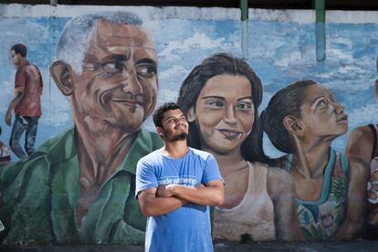 Seus grafites retratam o povo nordestino, que emigrou em massa para o Rio de Janeiro em busca de uma melhor qualidade de vida. Pato abrange em seu trabalho a temática do trabalho, da música, dos deslocamentos, das questões sociais... Pretende das voz aos que não marginalizados pela sociedade.