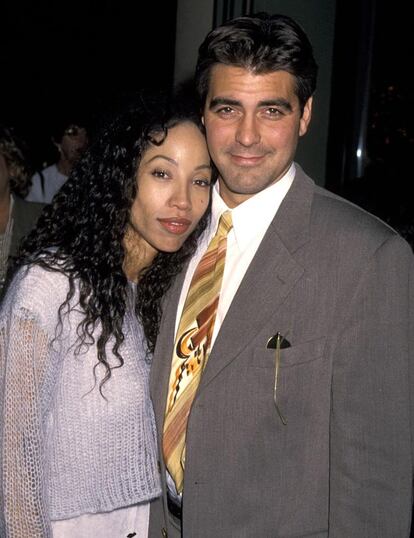 Kimberly Russell
	

	Después de su divorcio, Clooney empezó una relación de tres años con la actriz Kimberly Russell, a la que conoció en el set de un anuncio de Martini.