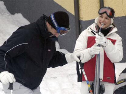 El Príncipe Felipe y Letizia Ortiz en la nieve