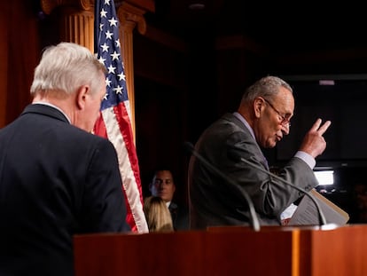 El líder de la mayoría demócrata en el Senado, Chuck Schumer, este martes por la noche en el Capitolio.