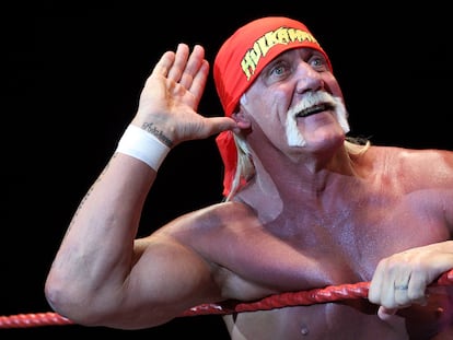 Hulk Hogan en acción durante su gira 'Hulkamania' en el Burswood Dome de Perth (Australia), el 24 de noviembre de 2009.