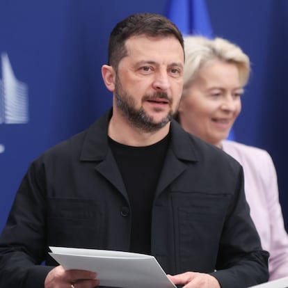 Brussels (Belgium), 17/08/2025.- Ukrainian President Volodymyr Zelensky (L) and European Commission President Ursula von der Leyen (R) hold a press conference in Brussels, Belgium, 17 August 2025. (Bélgica, Ucrania, Bruselas) EFE/EPA/OLIVIER HOSLET