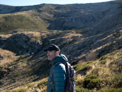 Roberto Cabrero, que ha participado en las búsquedas del desaparecido, en una de las rutas cercanas a Candelario, la semana pasada.