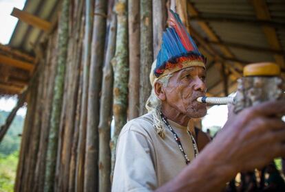 O cacique Ari Martins, durante reunião que inaugurou a casa de reza na comunidade guarani Tekoa Itakupe, no Jaraguá, zona norte de São Paulo.