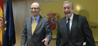 Cristóbal Montoro y Antonio Beteta, momentos antes de la reunión