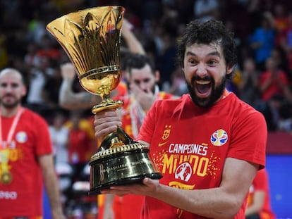 Sergio Llull celebra la victoria en el Mundial de baloncesto 2019.