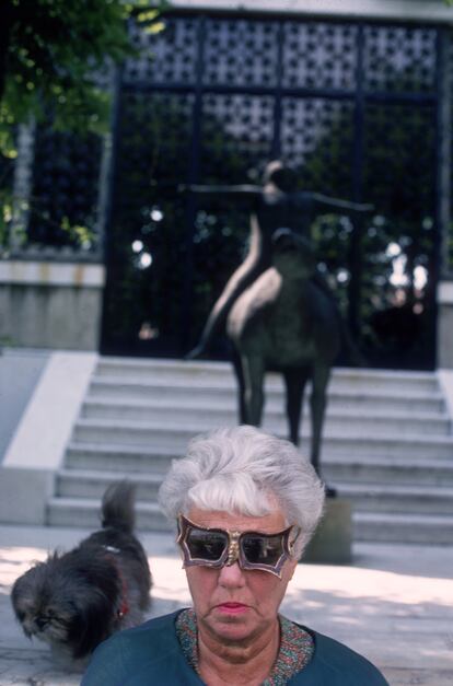La coleccionista de arte Peggy Guggenheim, en 1967 en su casa de Venecia.