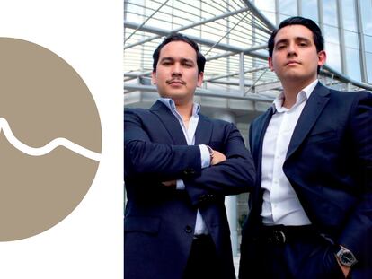 El logo de Grupo Peak junto a Arturo González Cantú y Víctor Hugo Sepúlveda, fundadores la empresa.