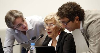 Manuela Carmena durante un pleno del Ayuntamiento.