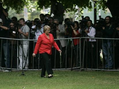 La presidenta chilena, Michelle Bachelet, tras comparecer ante la prensa en Santiago.