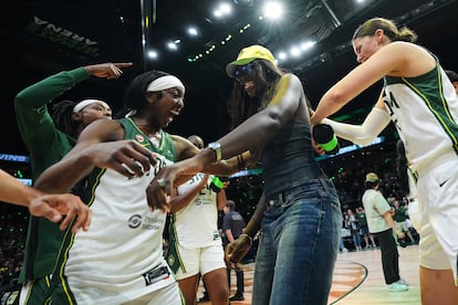 Awa Fam receives her first ovation in her presentation as a Seattle Storm player: “The WNBA is a dream come true for me” | Basketball | Sports