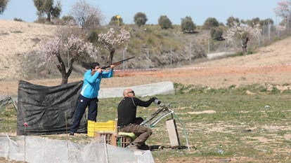 Una tirada con un tubo en el campo de tiro de Aranjuez.