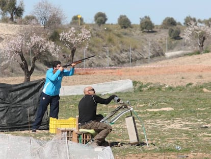 Una tirada con un tubo en el campo de tiro de Aranjuez.